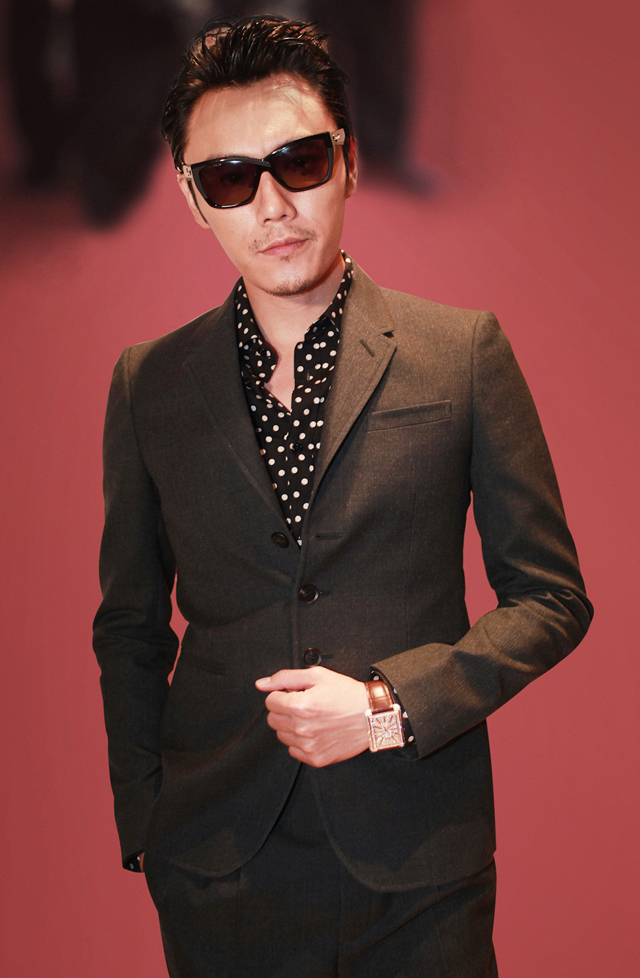 Ӱ¡ꩼ{֮кٴάF(xin)ϺHӰ(ji)һ⿡ʵgĲPiagetEmperadorϵs 