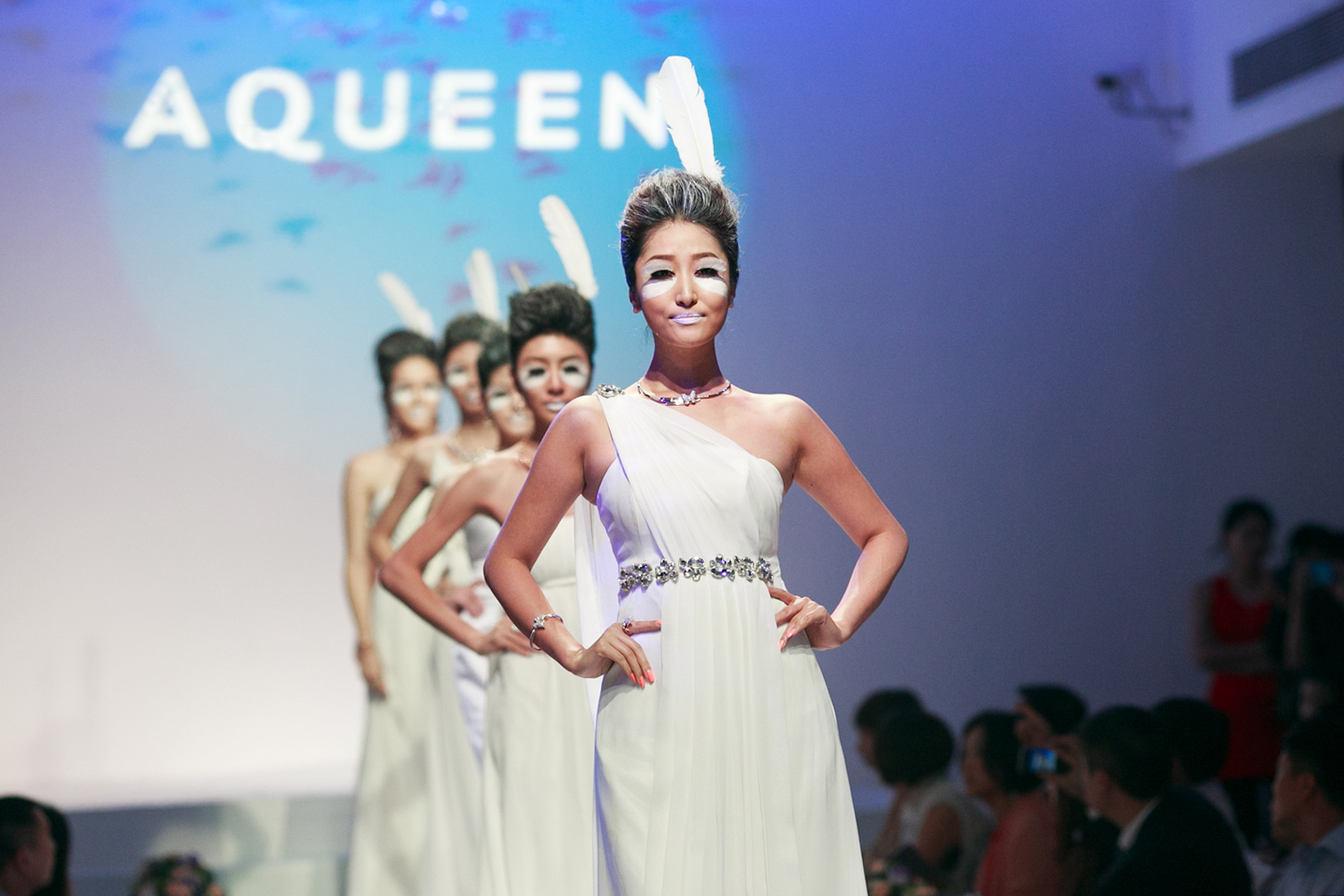 AQUEENO(sh)Ӌ(j)󎟌ȻĹӰB(ti)錚