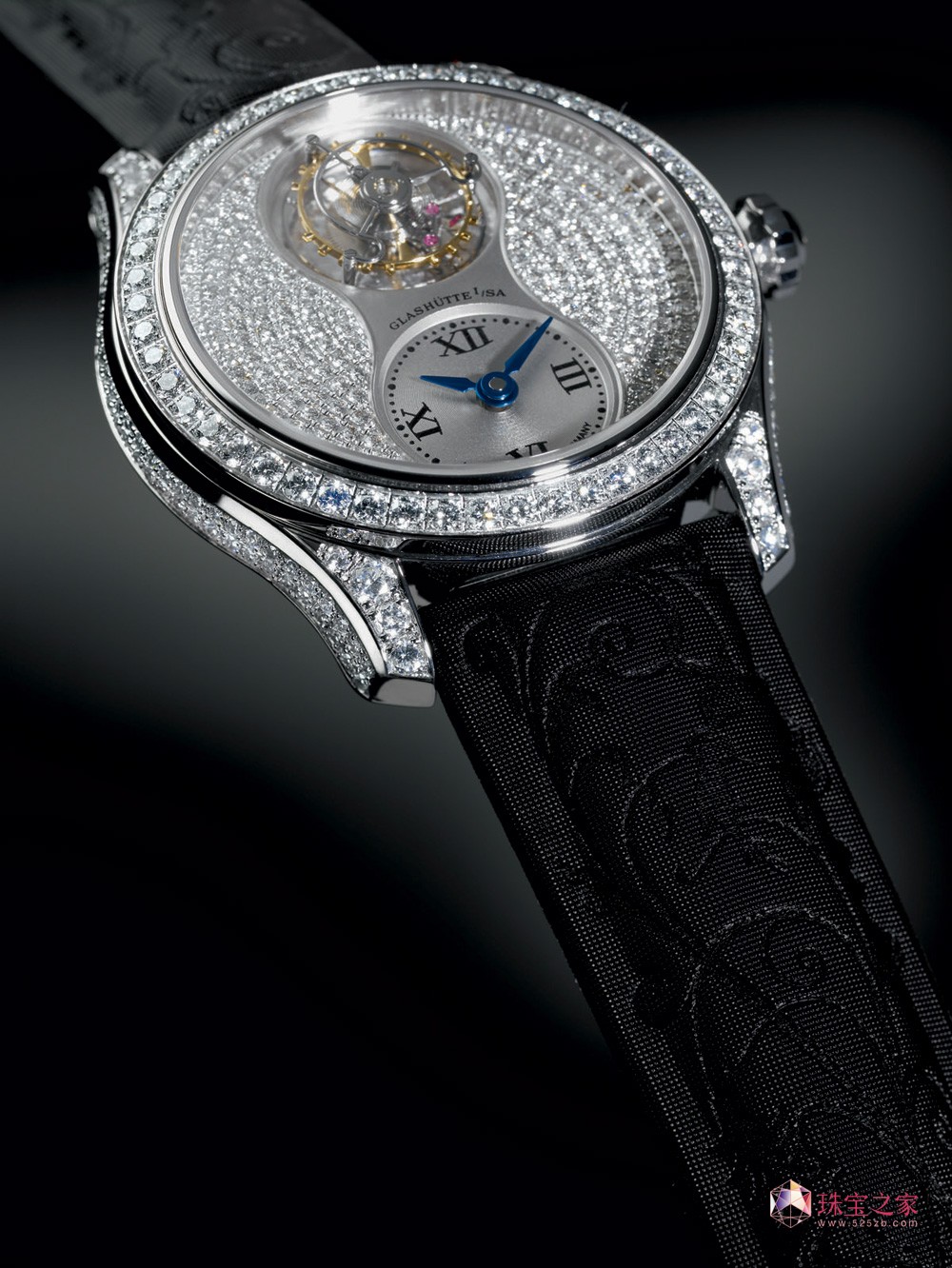 Ӻ٬F KLady Serenade TourbillonŮСҹw݆