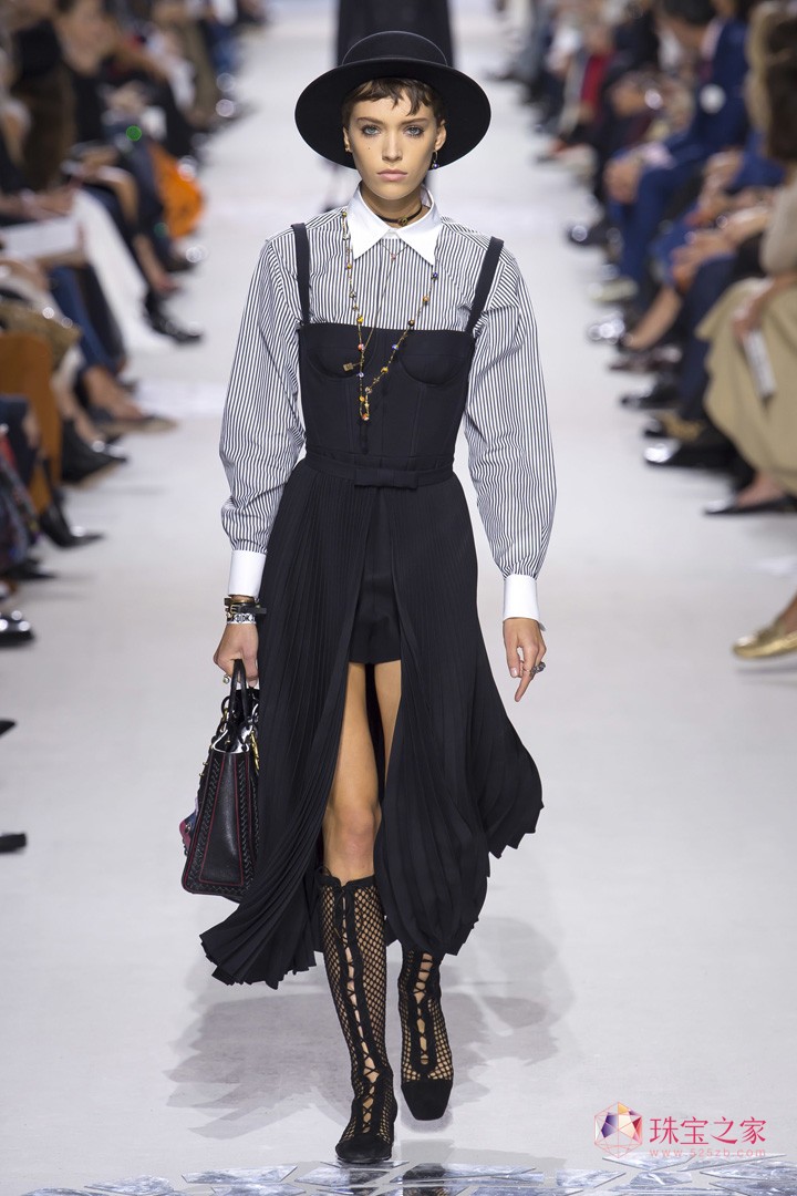 ʶˣChristian Dior 2018ϵЕr(sh)b