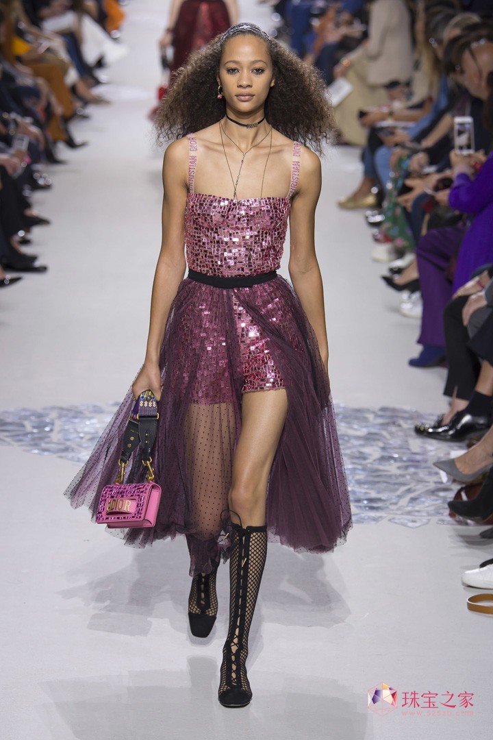 Dior   r(sh)b ϊWŮb ˇg(sh) r(sh)b