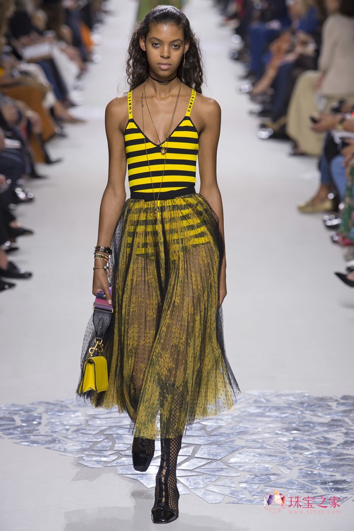 Dior   r(sh)b ϊWŮb ˇg(sh) r(sh)b