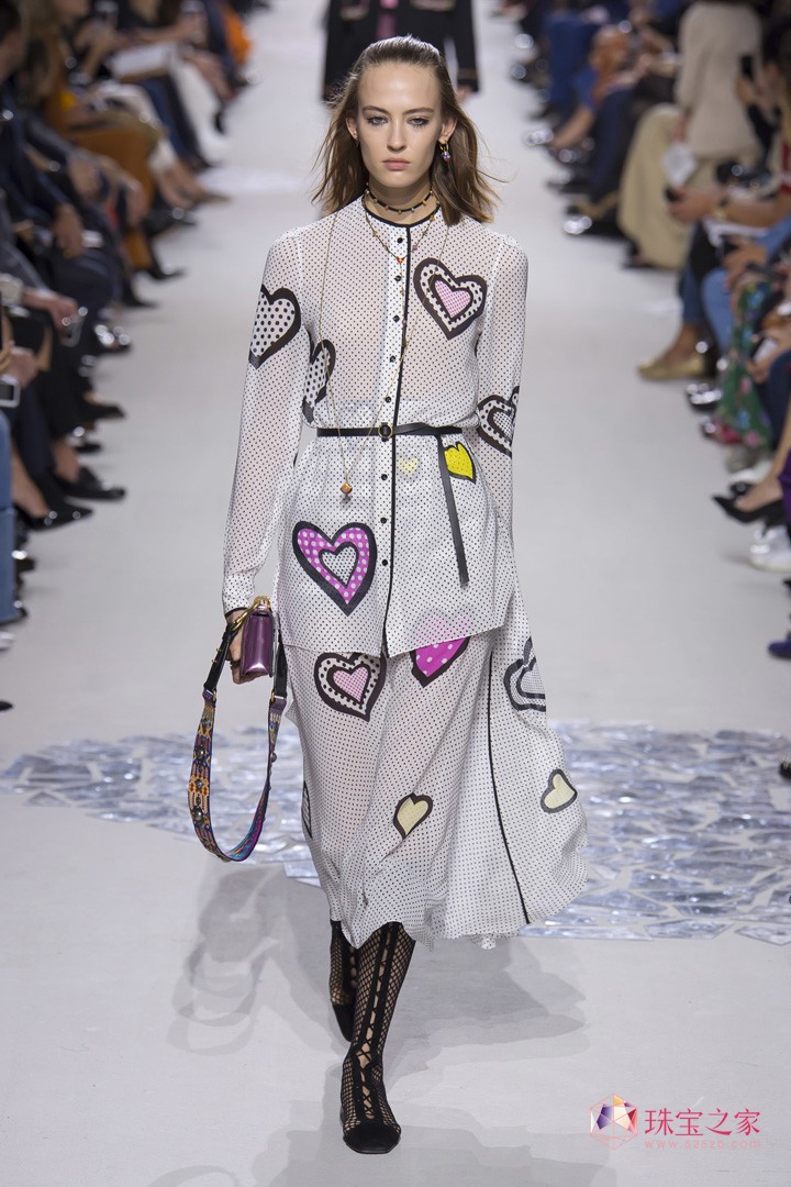 Dior   r(sh)b ϊWŮb ˇg(sh) r(sh)b