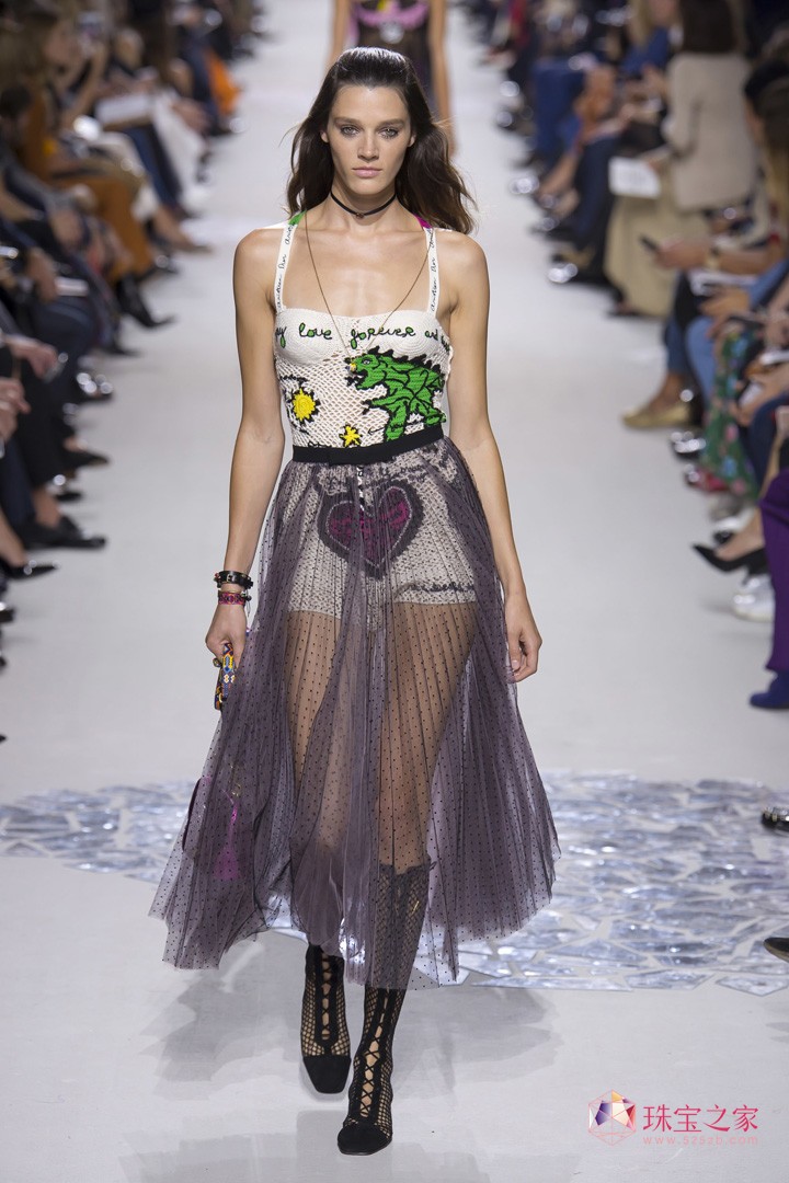 Dior   r(sh)b ϊWŮb ˇg(sh) r(sh)b