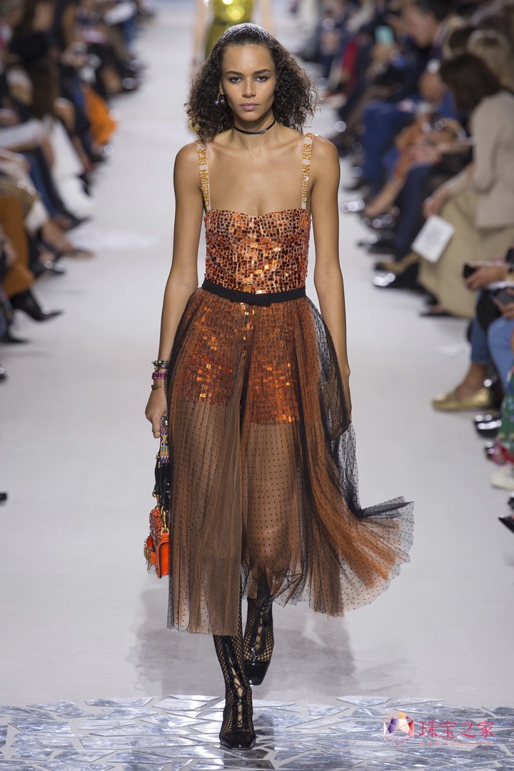 Dior   r(sh)b ϊWŮb ˇg(sh) r(sh)b