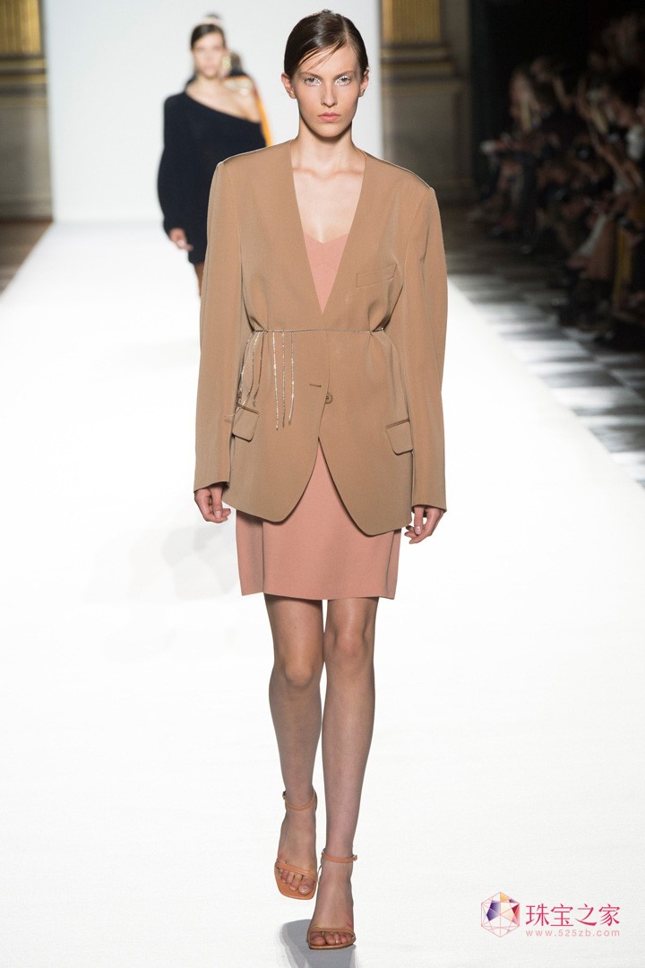 r(sh)ֲʧˇg(sh)ϢDries Van Noten 2018ϵЕr(sh)b