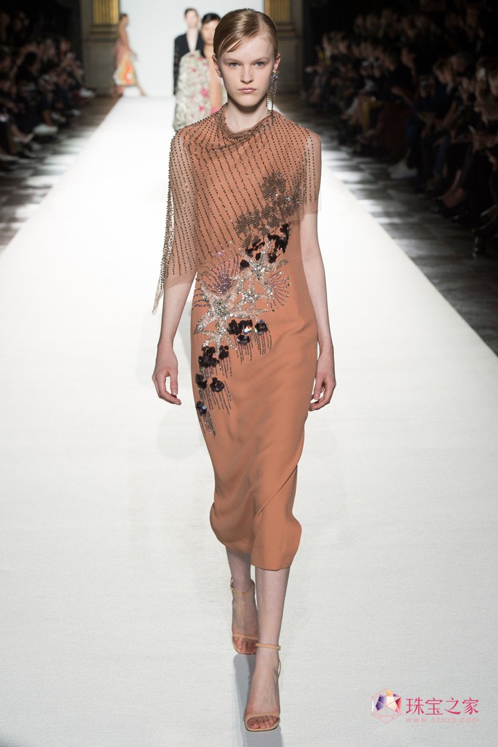 r(sh)ֲʧˇg(sh)ϢDries Van Noten 2018ϵЕr(sh)b